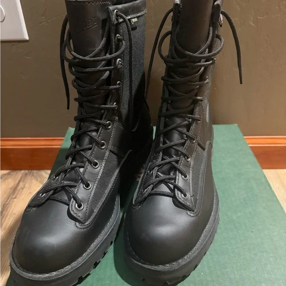Danner Men's Acadia Black Lace-Up Boots style #21210